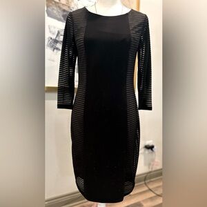Nine West size 2 dress. Cutout mesh detail. 3/4 sleeve. Black w/brown lining. 🖤